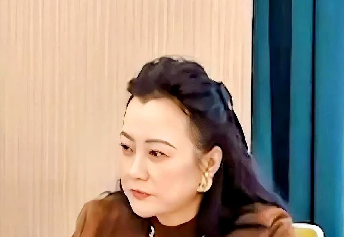 郝蕾真是豪爽！

在节目里公开提起，当年和邓超的那段感情，郝蕾说：不合适的恋