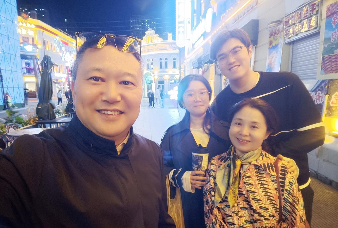 国庆节假期陪孩子畅游中央大街、巴洛克步行街！陪伴是最长情的告白，相亲相爱相濡以沫