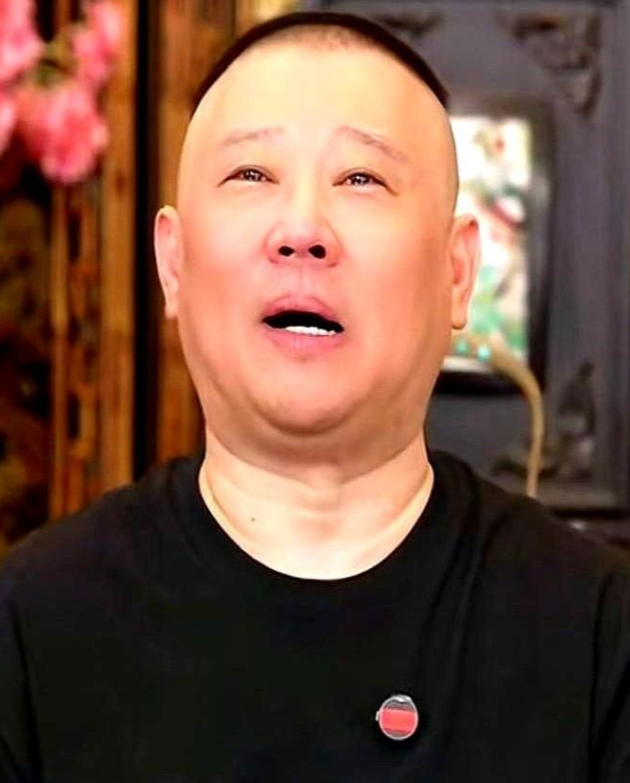 杨议在天津大礼堂一场相声，卖了两千多张票，没搞万人体育场，没请流量明星，靠老段子