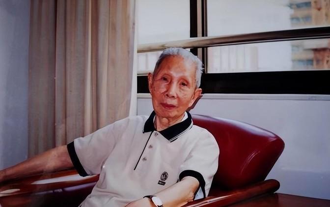1955年，蒋介石的女婿被判刑15年。蒋介石前妻亲自出面找周总理求情，周总理指示