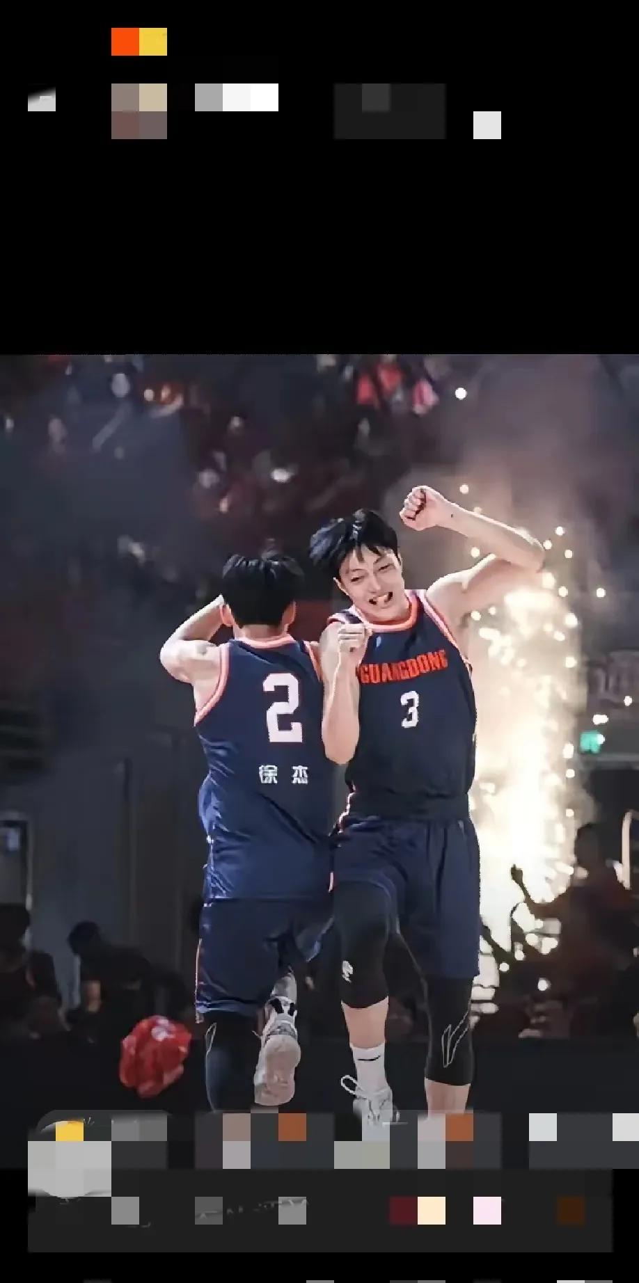 我认为杜锋就是CBA近年来最伟大的教练，没有之一，首先广东宏远收的全部都是番薯，