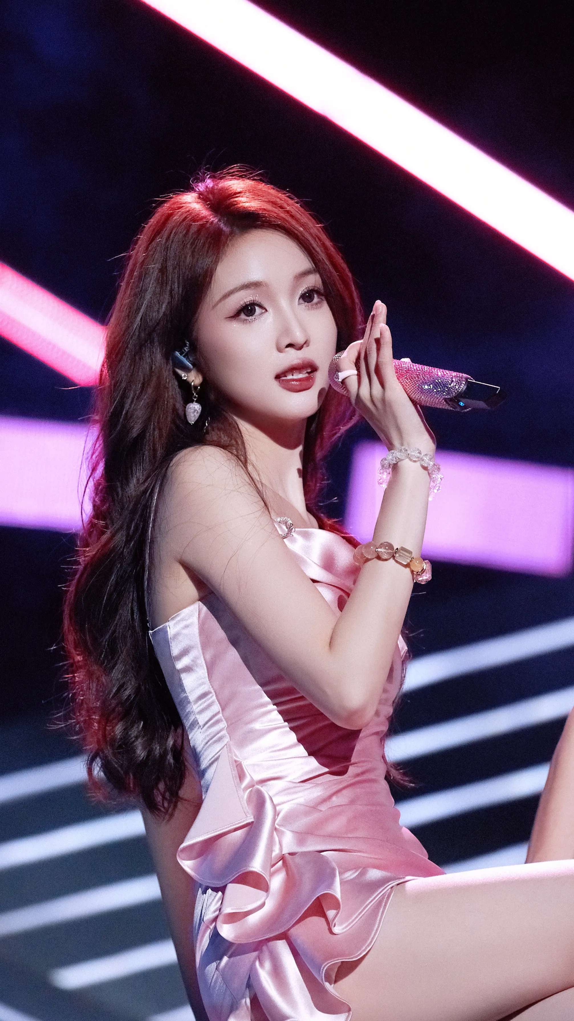 在我心中，吴宣仪就是顶级美女。