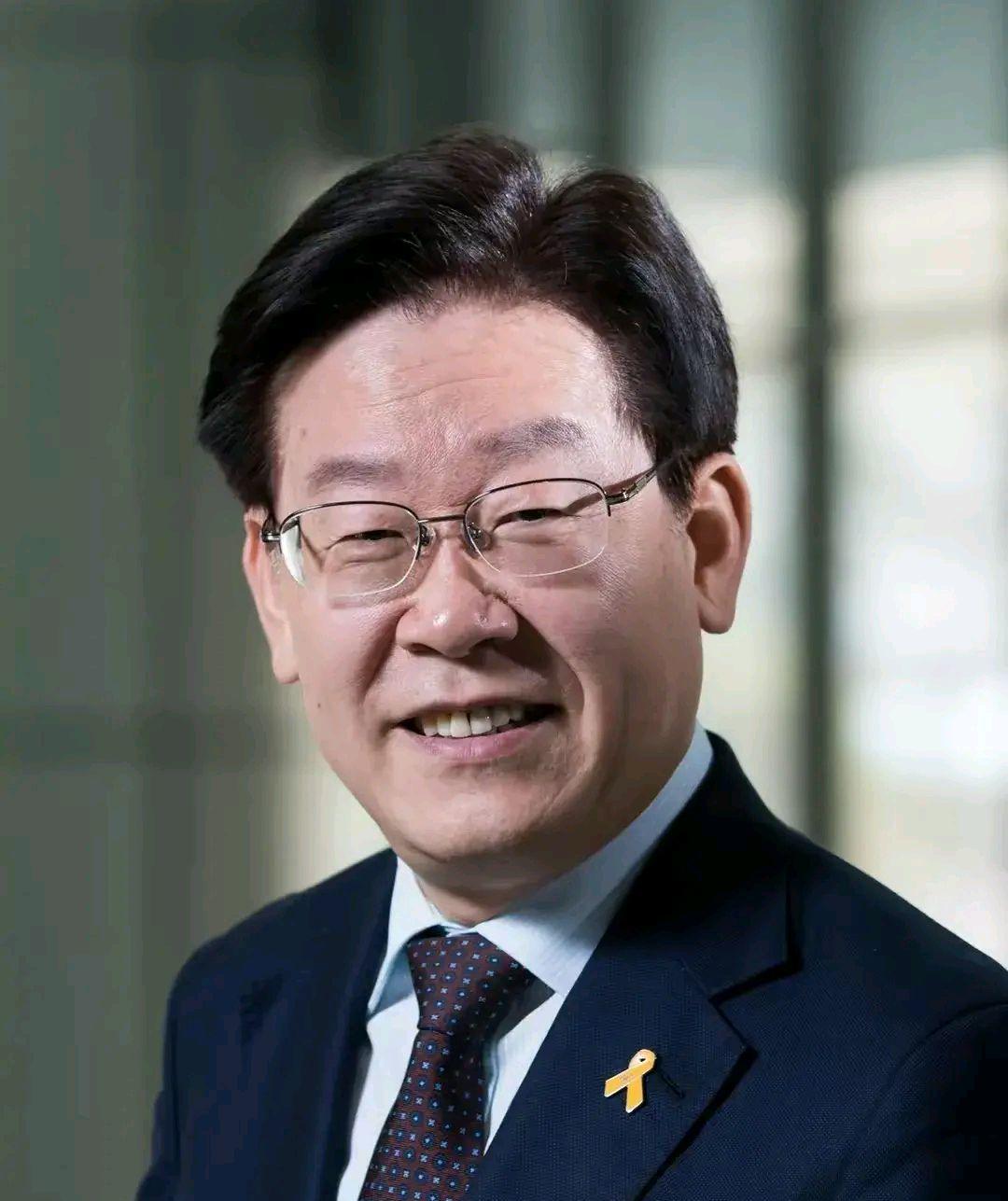 快讯！李在明最新表态称韩国不能再走“安全靠美国，经济靠中国”路线。李在明声称不能