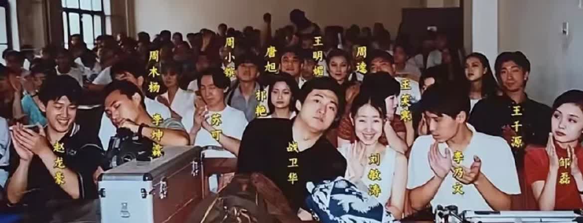 朱媛媛去世，梁静，陶虹和黄小明都发表了哀悼，但大家都在等李乃文的态度。

李