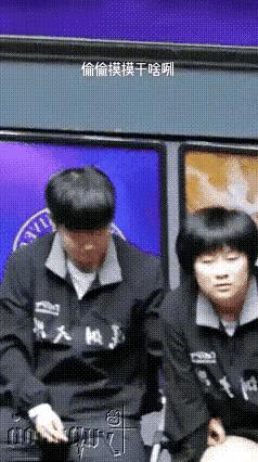 万万没想到，
在我们看不到的角落，
莎莎把手伸向小蘑菇！
乒超第二阶段很多视频，