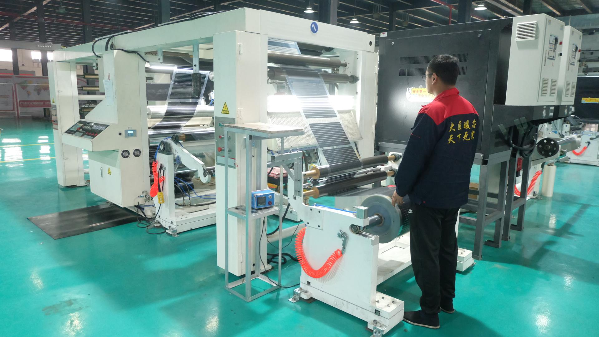 装修必看：全屋木地板通铺，搭配石墨烯电地暖的安装指南