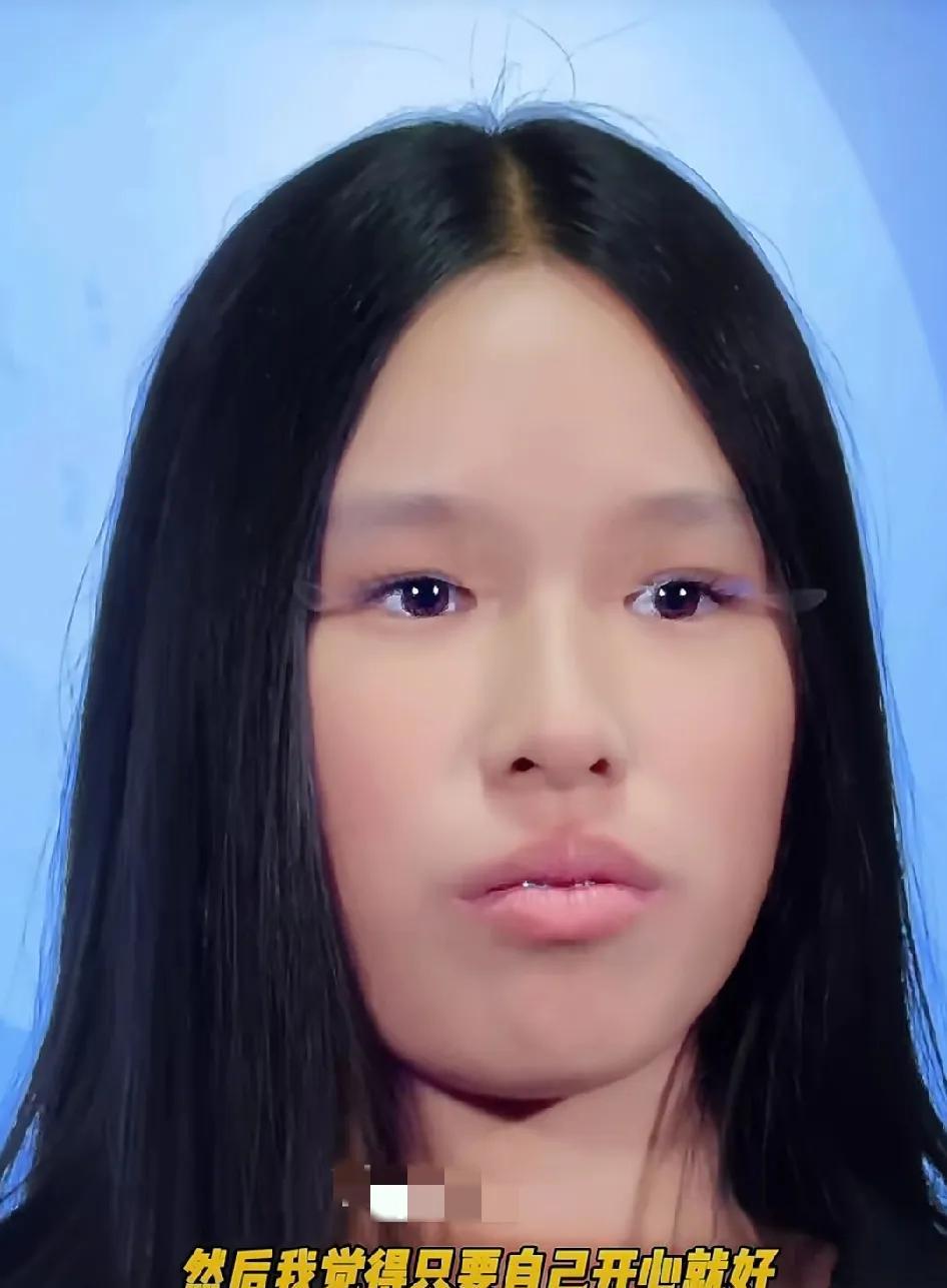 张婷女儿自信回应外貌质疑，未来可期！
近日，张婷女儿针对网络上对她外貌的诸多质疑