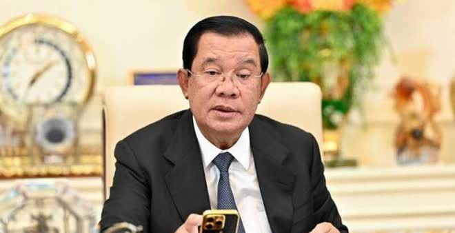 洪森，这位叱咤柬埔寨30年的老军阀，这次终于栽了！
他以为在自家地盘称王称霸久