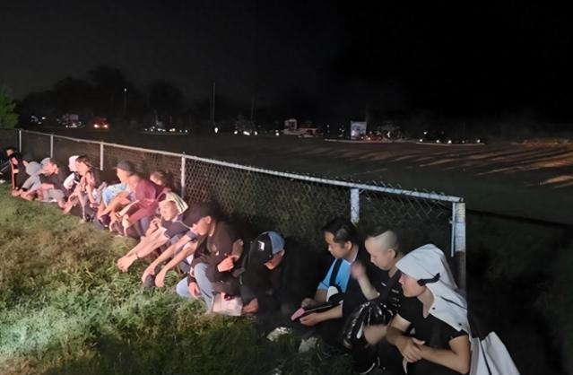 美国打算遣返3.6万中国籍非法移民，中国为何拒绝接收？首先，这些中国籍的非法移民