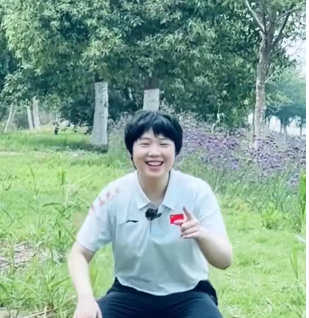 大丫头除了说话有些傲娇外，其他没啥毛病！
这是她今天助力家乡盐城打call拍摄的