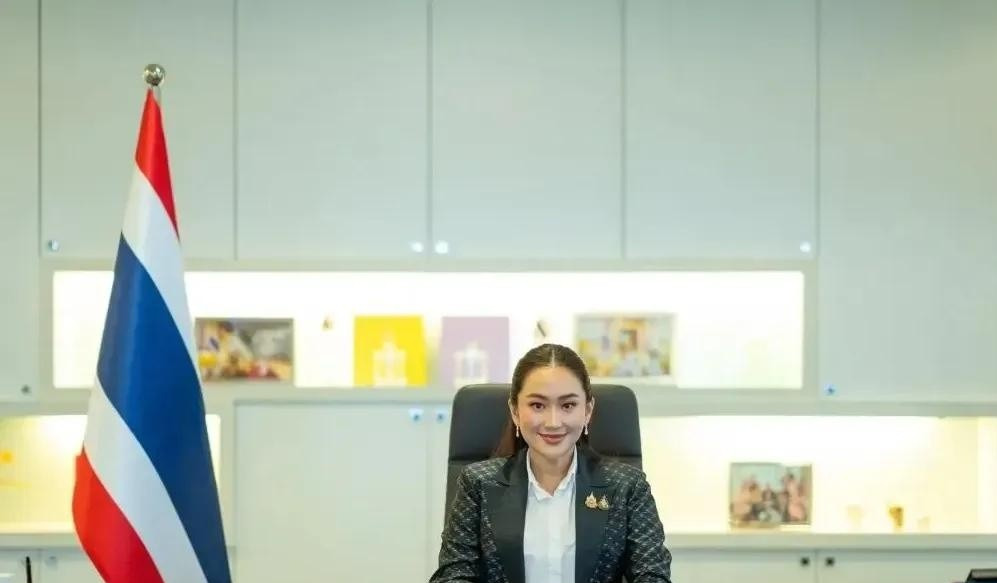 总理改组碰运气











泰国总理突然就宣布了，说内阁大换血。这可不