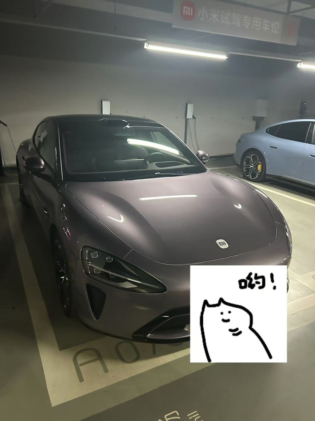 试驾小米SU7的感受
最近去实体店试了一下。
外观
先说说好的地方。这外观确实挺