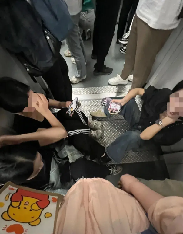 广州地铁乱象！无法管制了