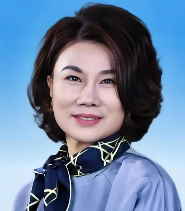 一次，俞敏洪问董明珠：“为什么你丈夫去世将近30年你都没有再婚？”董明珠也不藏着