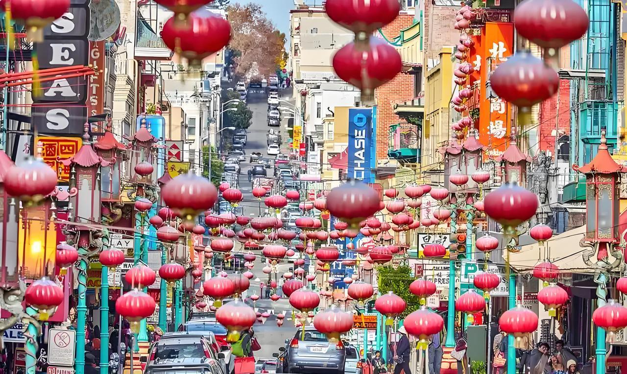 美国唐人街的形成是19世纪华人移民在异国生存与抗争的历史缩影。其建立过程可追溯至