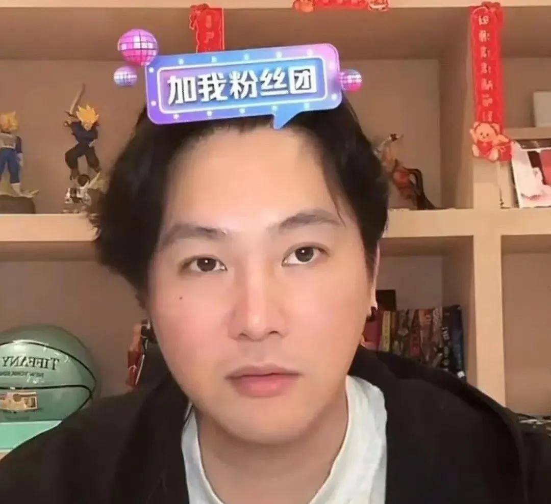 大S墓地风波：“大通铺”背后的遗产谜团
近日，大S墓地位置曝光，引发轩然大波。其