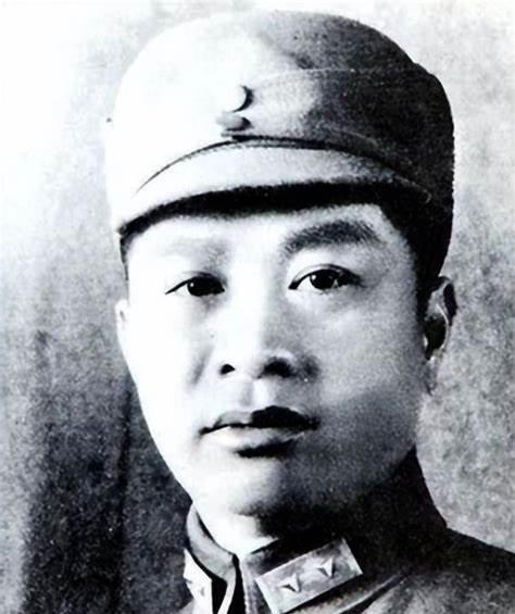 1949年4月11日清晨，南京看守所里，一名被判死刑的中年男子起身，摸了摸牢房角