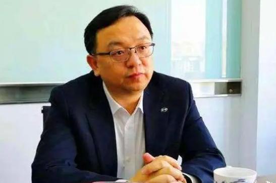 王传福高中时因家贫无计可施，向嫂子张秀菊要生活费，谁料，全家都凑不出一个学期的十