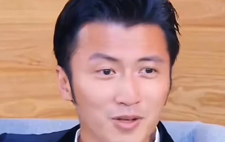 谢霆锋，

最应该感谢的不是狄波拉和谢贤，也不是现任王菲，更不是经纪人霍汶希