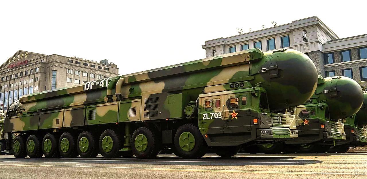 印度最怕中国4款武器：
1、东风-41洲际弹道导弹