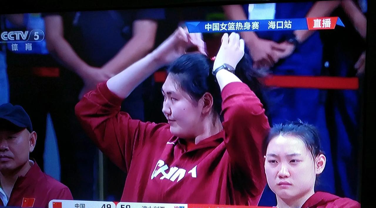 中国女篮的大杀器张子宇轮休是什么战略战术。亚洲杯女篮热身赛打日本队的时侯，平凡使