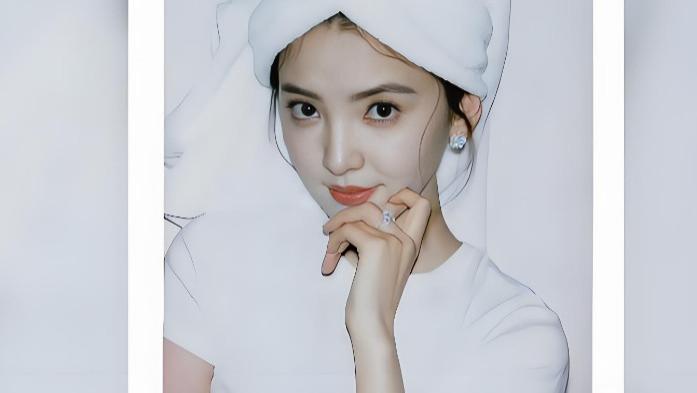 章若楠“浴巾撕拉片”：视觉营销的新范式——技术、流量与审美的三重革命