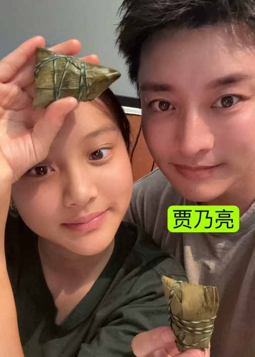 我真的开始佩服李小璐了！
她当年再怎么对不起贾乃亮，
但有一件事情，却绝对做的没