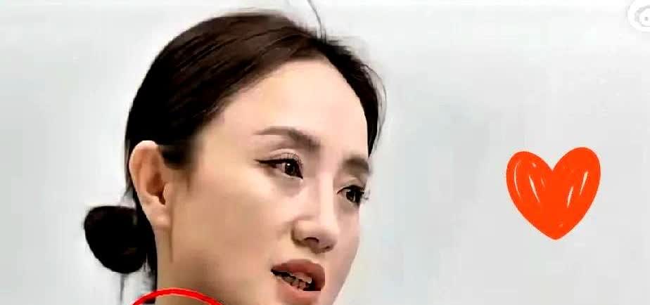 谁能想到
朱媛媛的告别仪式惊动了两大官方机构
中戏直接给国家话剧院发唁电
