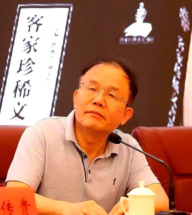 5年前，上海交大教授曹树基公然为日本731部队洗白，遭开除后，却爆出被香港大学接