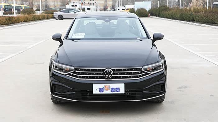 新车狂降5.2万，中配性价比最高，大众迈腾3000万辆甄选款咋样？