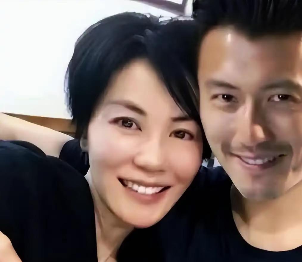 谢霆锋已经江郎才尽了吗？
20年后出来开演唱会
反反复复还是那几首歌，怪不得周杰