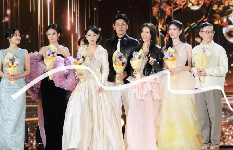 品质盛典被《六姊妹》霸屏了！斩获多个重磅奖项，梅婷、陆毅实力扛鼎，五美一同拿奖，