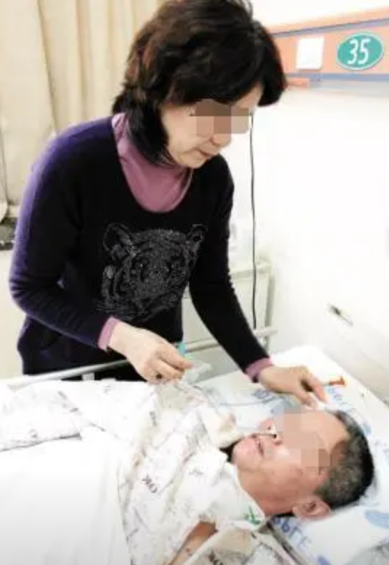 北京，男子离婚后，前妻就把9岁的女儿带走。结果男子突发疾病成了“植物人”。好在男