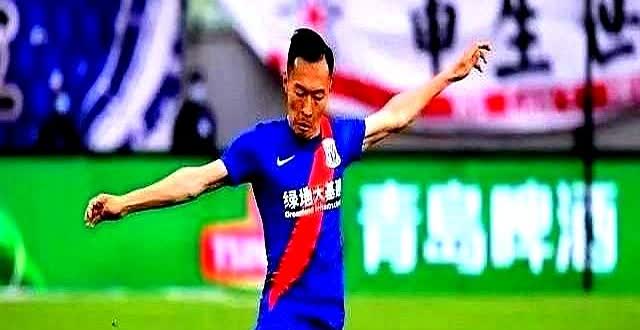 桌上那份合同，吴曦看都没多看，笔拿起来就签了。

笑着说了句：回家。

