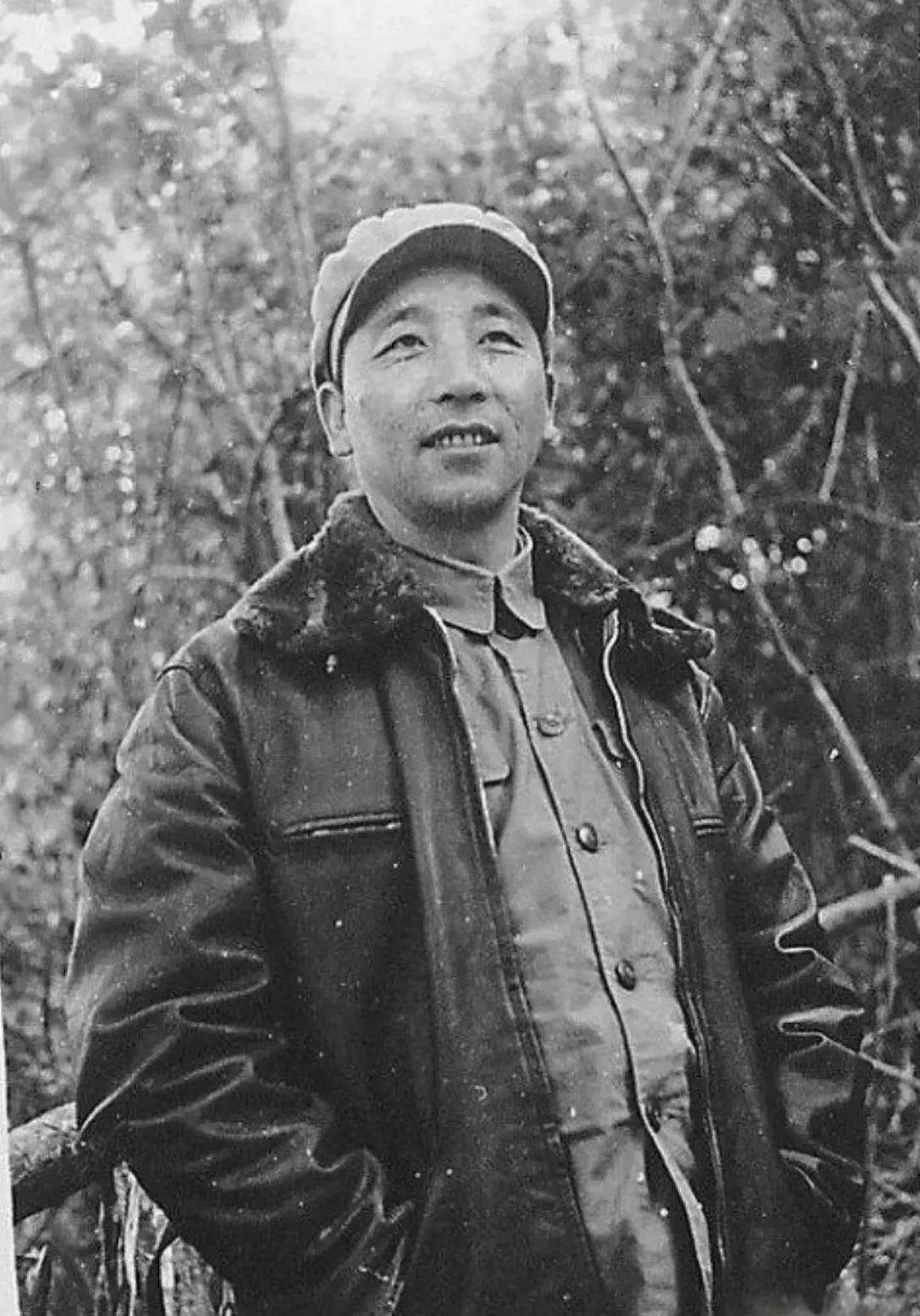 1953年6月16日，秦基伟从朝鲜战场回国，受到毛主席的亲切接见。毛主席问他：“