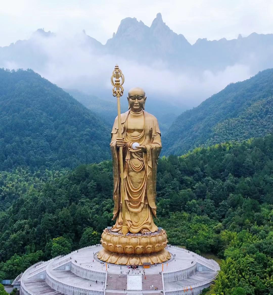 世上最好的放生，是放过自己。好事，坏事终会过去，何必再拧巴。