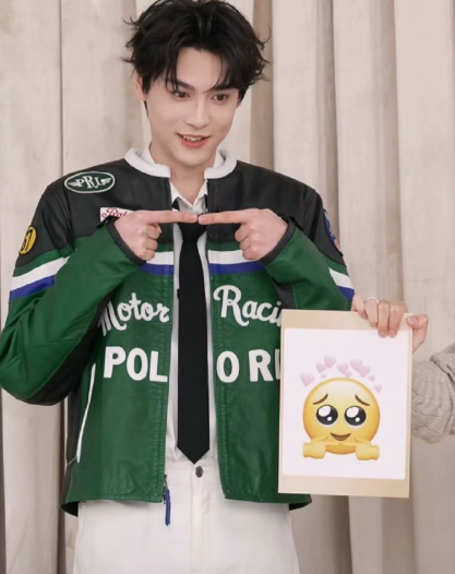 田栩宁在直播的