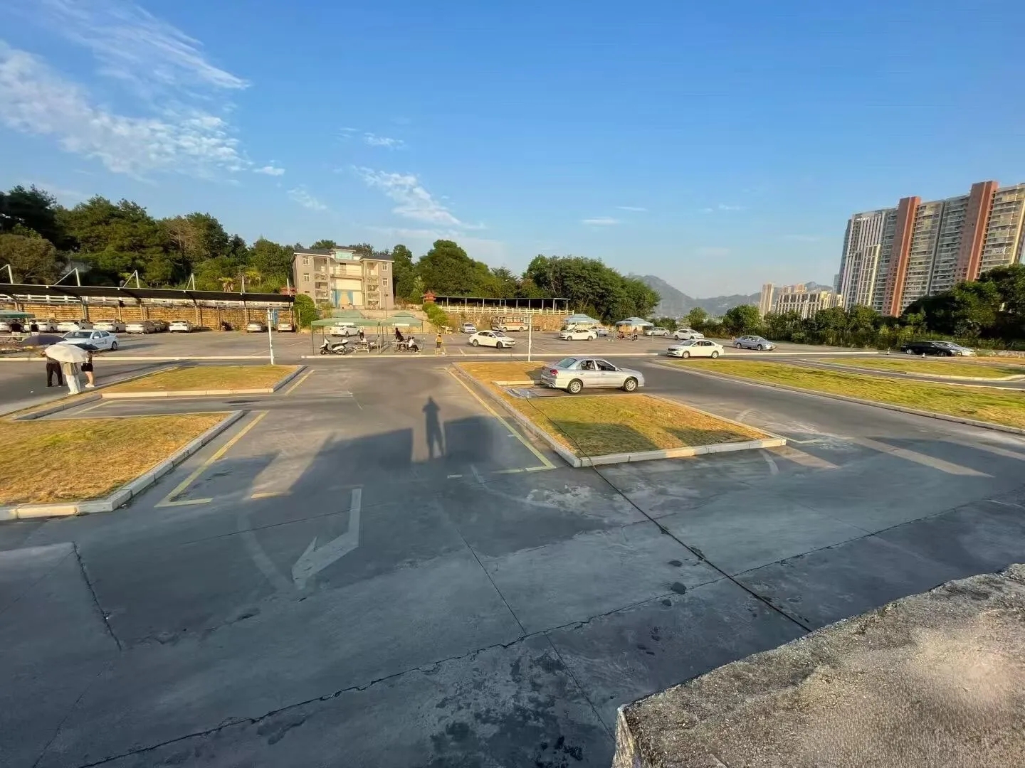 我跟老公的单位不在一个方向，但是老公还是每天要先送我去上班，然后他在去上班，就是