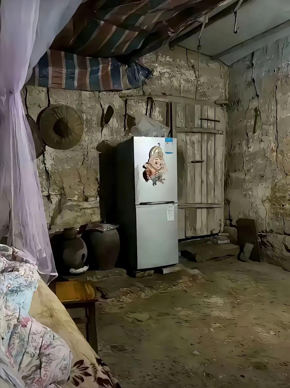 暑假马上结束了该去上学了，正纠结要不要花重金全款买个锁