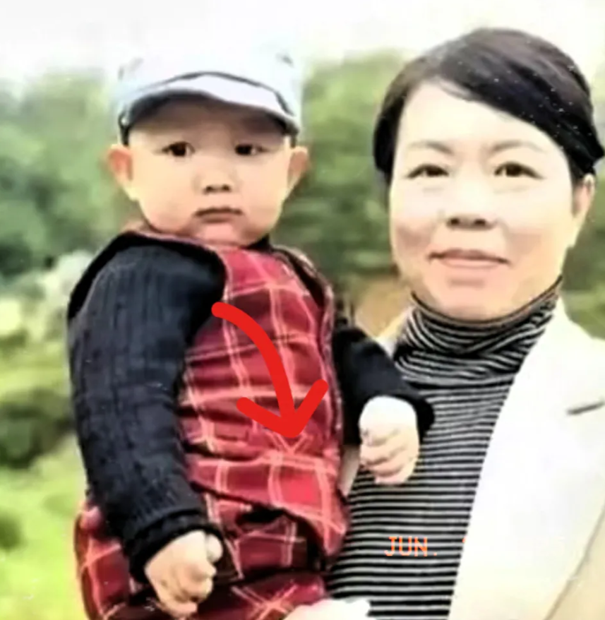 二八事件的推理！
网友们，我们在分析一个问题的时候，往往习惯于从表面着手，寻找漏