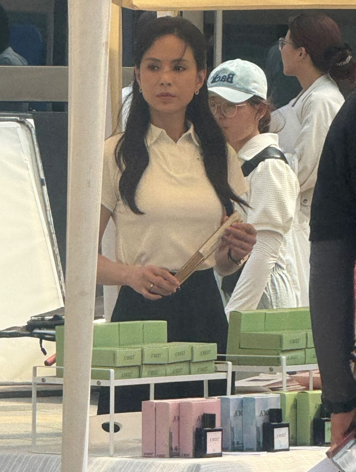 对李若彤不要太苛刻，她这个体态、体脂率、肌肉，三四十的普通人都比不过，59的普通