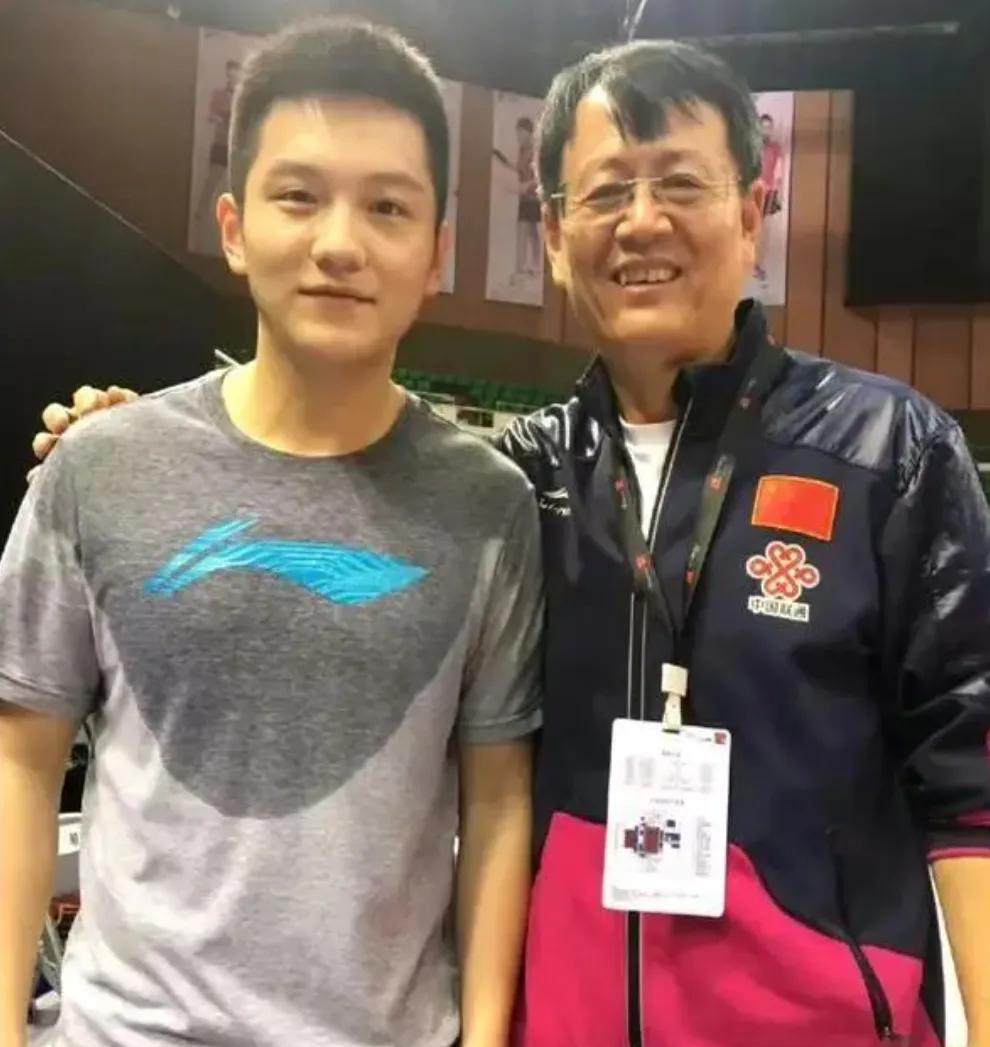 吴敬平教练心疼樊振东，但是该练还是得练[加油]，希望那个教练继续对东哥不吝赐教，