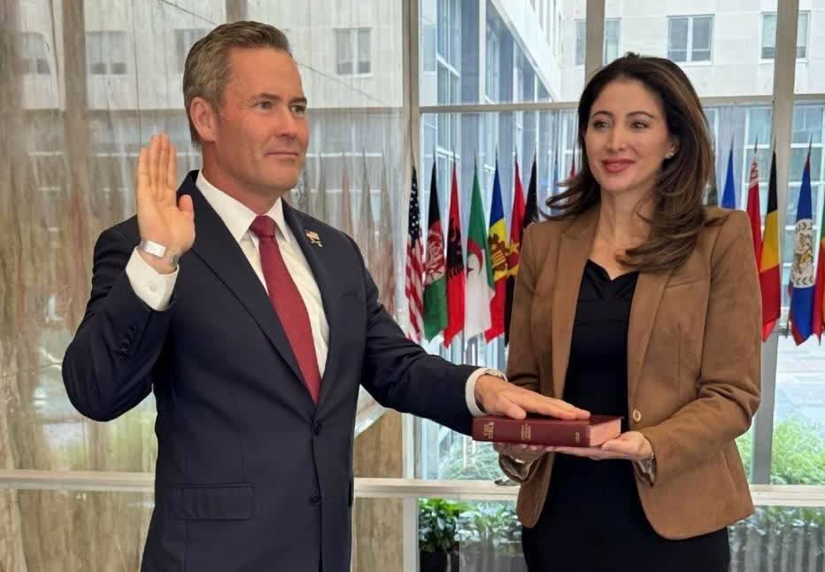 新任美国常驻联合国代表迈克·沃尔兹向古特雷斯秘书长正式递交国书，这位前美军飞行员