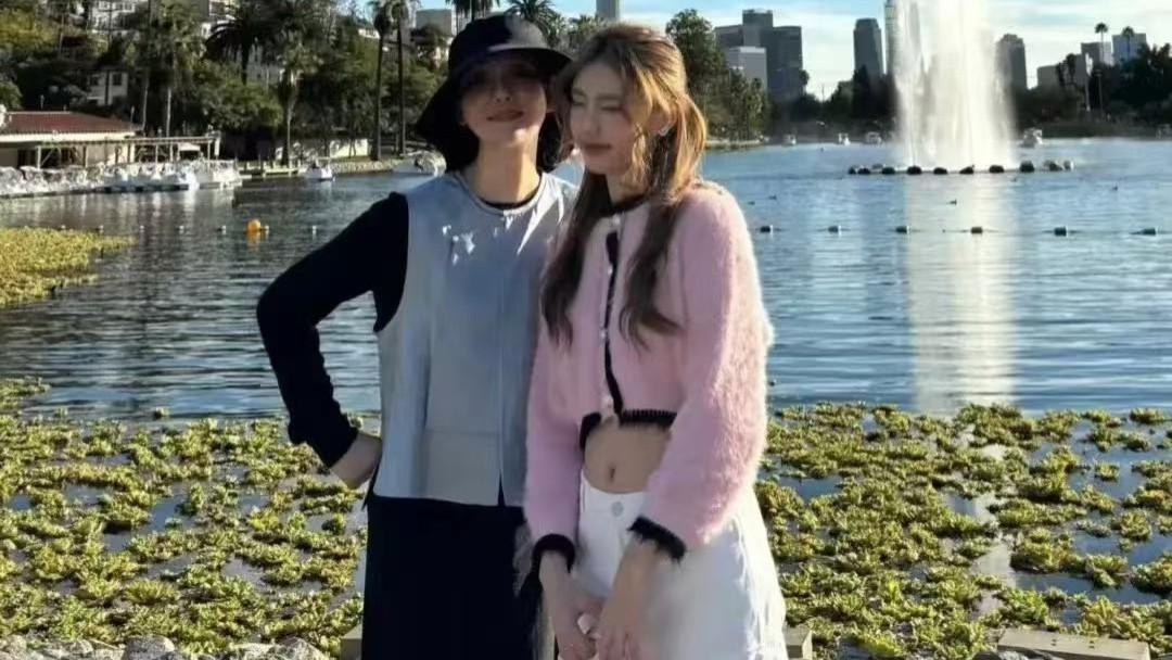 冯小刚养女庆19岁生日