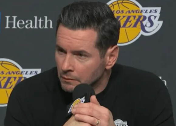 NBA常规赛湖人主场对阵雄鹿的比赛已经结束。全场战罢，湖人以101-105不敌雄