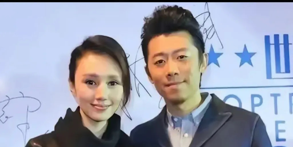 袁泉夏雨婚姻状况











我的天哪！袁泉和夏雨这对神仙眷侣竟然被传