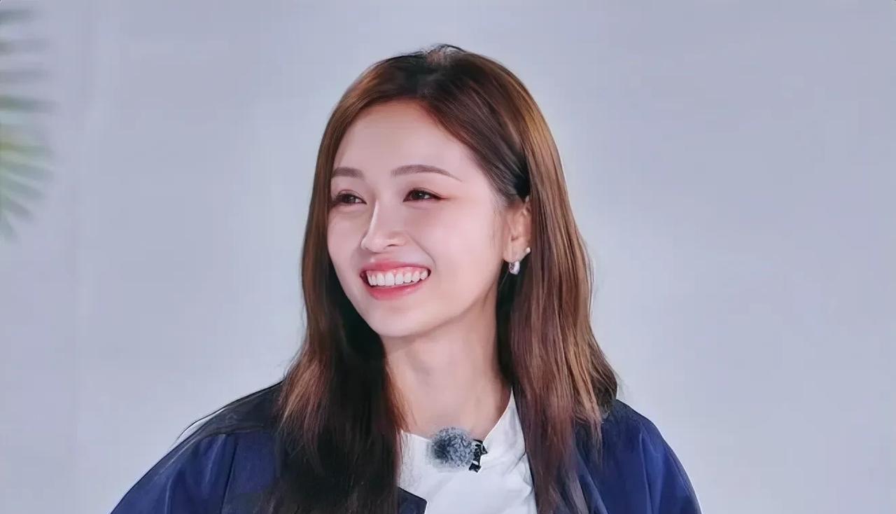 近日，浪姐舞台惊现最大黑马——搞笑女张小婉！这位以幽默风趣著称的女艺人，在浪姐的