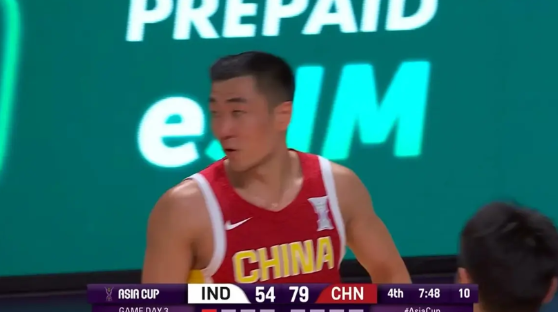 我真是越来越喜欢高诗岩了，这家伙真是一个硬汉。今天中国男篮在亚洲杯的第二场小组赛