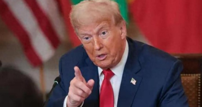 这一次，美国似乎是真的下定决心，要推动俄乌实现停火。
一方面，美国对俄罗斯释放出