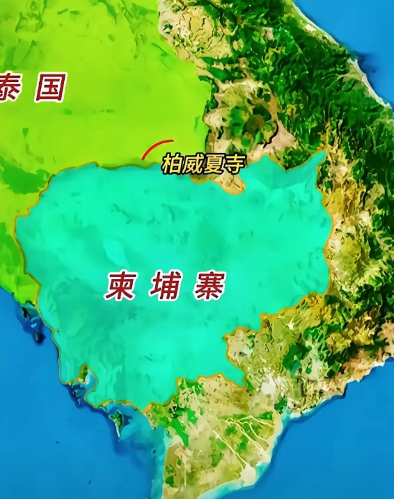 泰国直接用上了集束弹，果断拒绝调解，不留余地，表面上是军方在替他信家族出气，其实